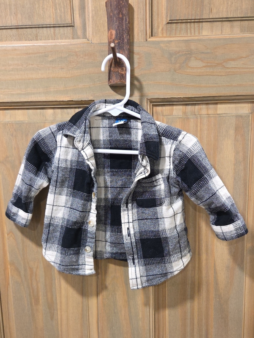 **BUNDLE & SAVE** Old Navy Black and White Plaid Button-Down Shirt for Kids
